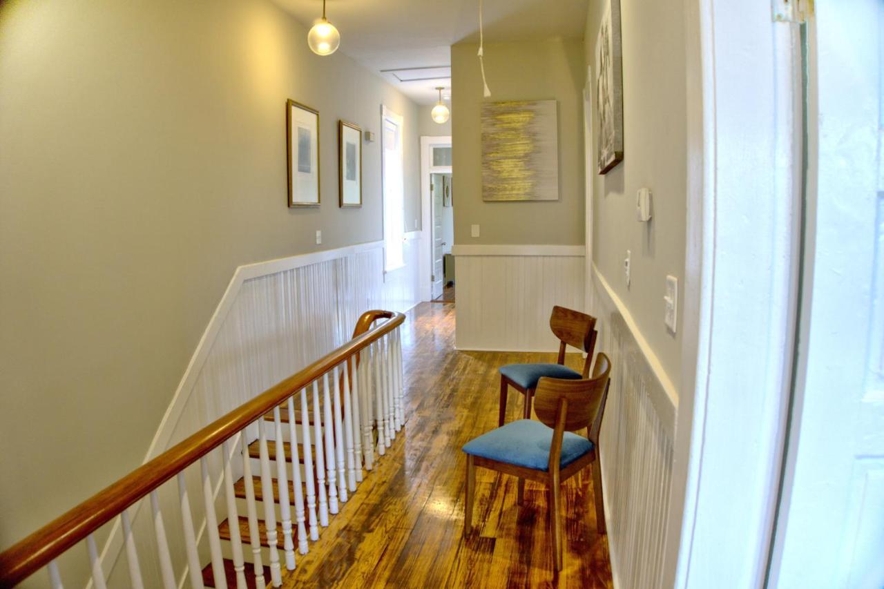 2 Bedroom Newly Renovated Townhome In Historic Savannah Exterior foto